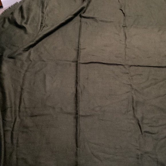 Green shawl or couch  soft ARMY GREEN - Picture 5 of 5